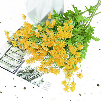 1 ķekars — 30 galviņas, mākslīgo kumelīšu ziedu plastmasas mini margrietiņu pušķis mājas kāzu dekorēšanai DIY viltotu ziedu kompozīcijas