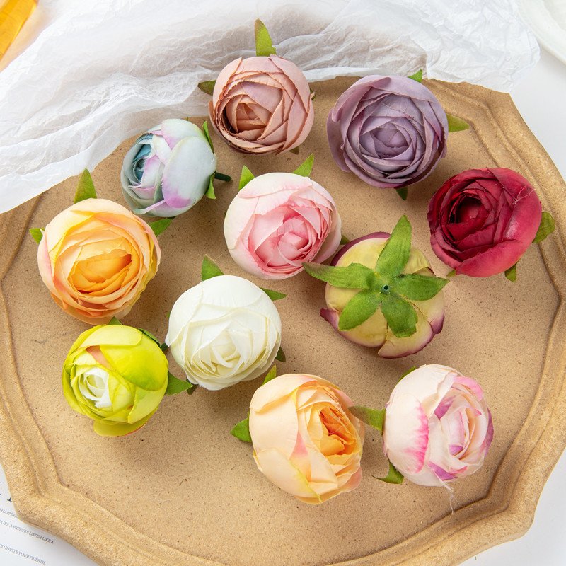 10 gab Mākslīgie ziedi 6 CM Mājas dekors Kāzu dārzs Tējas roze Bud Loka Zīds Viltus līgavas turēšanas materiāls Ziemassvētku vainags Lēti