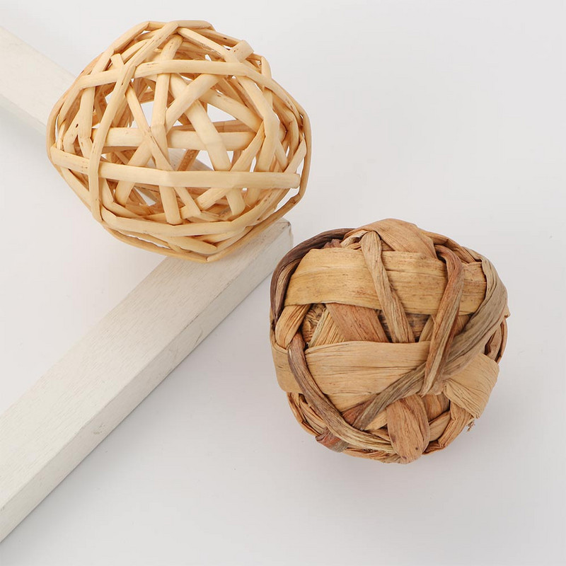 Mājdzīvnieku jautra papagaiļa rotaļlieta, dobi ritošā bumbiņu rotaļlieta papagaiļai putnu košļājamā rotaļlieta Papagaiļa pītas rotangpalmas rotaļlietu bumbas