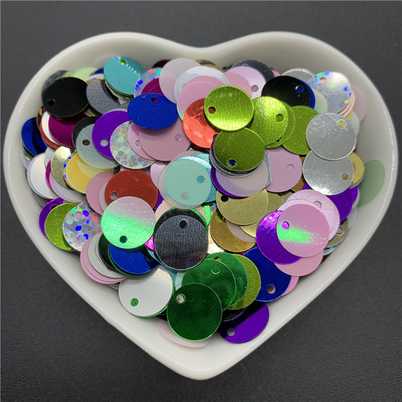 400 db 10 mm-es színes nagy flitterek 1 oldalsó lyukkal PVC lapos, kerek, laza flitteres paletták Varró kézműves barkács Scrapbooking medál
