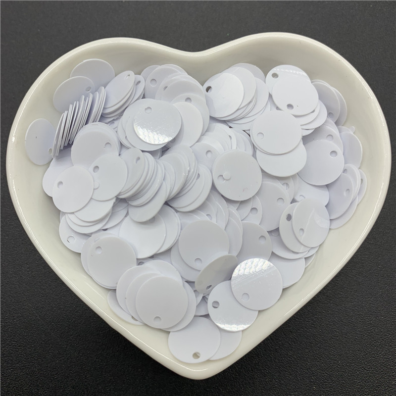 400 db 10 mm-es színes nagy flitterek 1 oldalsó lyukkal PVC lapos, kerek, laza flitteres paletták Varró kézműves barkács Scrapbooking medál