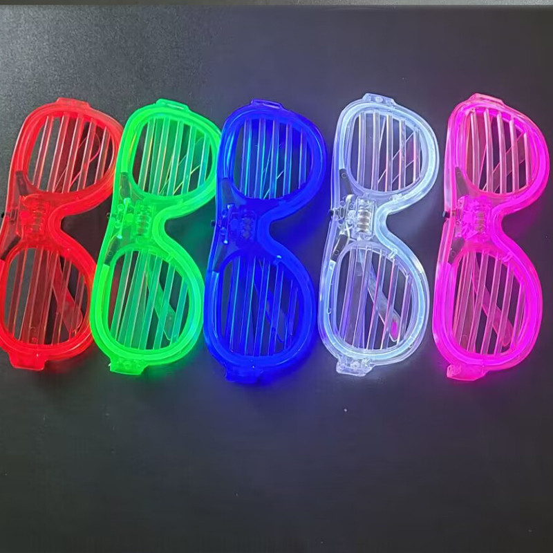 1 vnt Vakarėlio švytėjimo tamsoje akiniai Šviečiantys LED akiniai Neoniniai vakarėliams skirti akiniai nuo saulės vaikams suaugusiems vakarėlio dekoro vakarėlio reikmenys