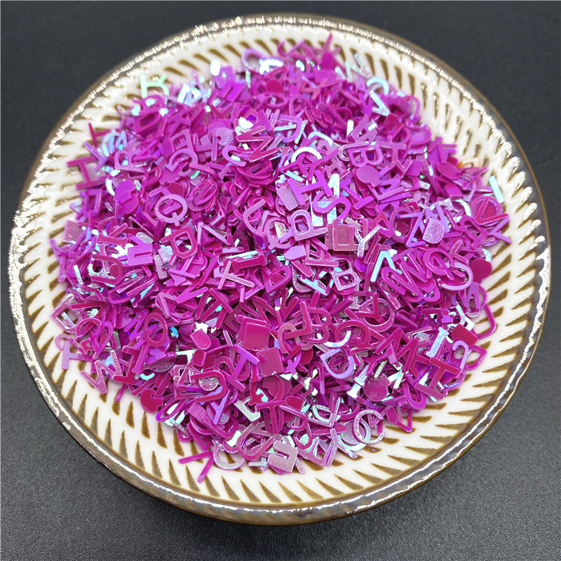 1000db/tétel 6mm-es PVC betű alakú flitterek Paillettes köröm kézműves kiegészítőkhöz barkácsolás medál flitteres körömflitter