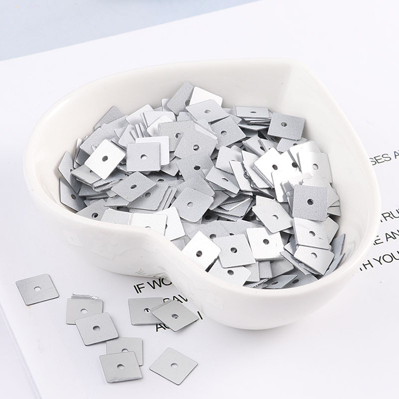 500 db/tétel 7 mm-es, lapos, négyzet alakú flitterek Paillettes varrás Esküvői kézműves PVC lapos laza flitter női ruhákhoz Kiegészítők