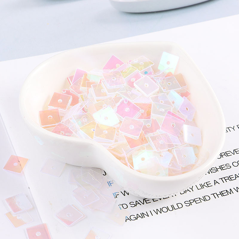 500 db/tétel 7 mm-es, lapos, négyzet alakú flitterek Paillettes varrás Esküvői kézműves PVC lapos laza flitter női ruhákhoz Kiegészítők