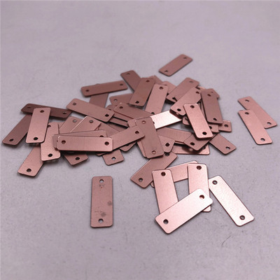 100 gab. 5 * 14 mm matēts taisnstūrveida sloksnes stienis ar 2 caurumiem PET plakanās paletes šūšanas materiāls, kāzu amatniecība, sieviešu apģērba aksesuārs.