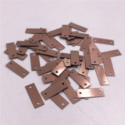 100 gab. 5 * 14 mm matēts taisnstūrveida sloksnes stienis ar 2 caurumiem PET plakanās paletes šūšanas materiāls, kāzu amatniecība, sieviešu apģērba aksesuārs.