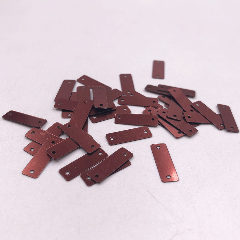 100 gab. 5 * 14 mm matēts taisnstūrveida sloksnes stienis ar 2 caurumiem PET plakanās paletes šūšanas materiāls, kāzu amatniecība, sieviešu apģērba aksesuārs.