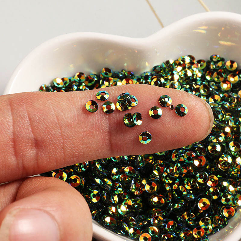 3mm zelta gaiši ieliekti PVC lielapjoma fliteriem apģērba aksesuāri DIY materiāls 10 grami ar aptuveni 3000 gabaliem