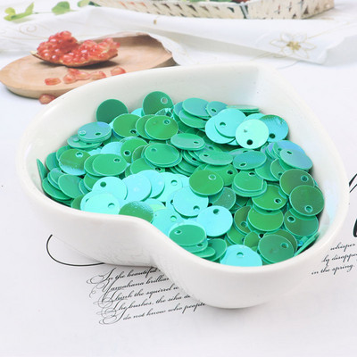 600 gab. 8 mm plakani apaļi fliteri Pailletes šūšana Kāzu amatniecība PVC fliteru konfeti apģērba piederumiem