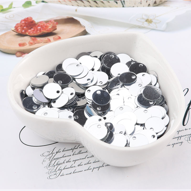 600 gab. 8 mm plakani apaļi fliteri Pailletes šūšana Kāzu amatniecība PVC fliteru konfeti apģērba piederumiem