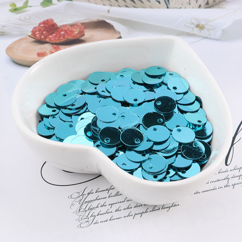 600 gab. 8 mm plakani apaļi fliteri Pailletes šūšana Kāzu amatniecība PVC fliteru konfeti apģērba piederumiem