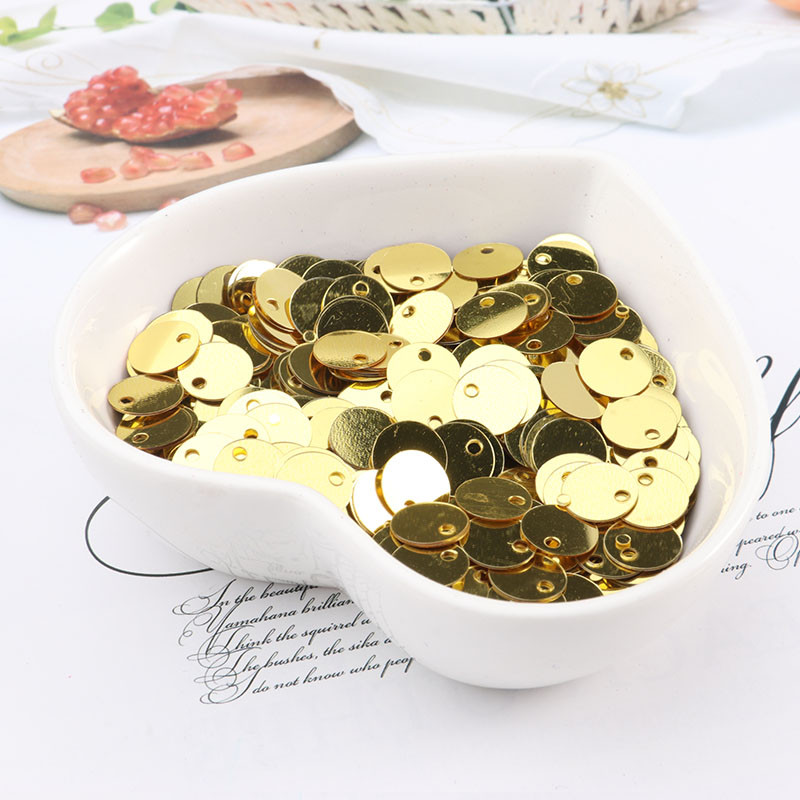 600 gab. 8 mm plakani apaļi fliteri Pailletes šūšana Kāzu amatniecība PVC fliteru konfeti apģērba piederumiem