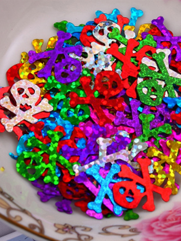 50gab./iepakojumā 18mm galvaskausa vaļīgi fliteri, lāzera jauktas PVC paletes Šūšanas kāzu amatniecība sievietēm, DIY Helovīna Lentejuelas aksesuāri