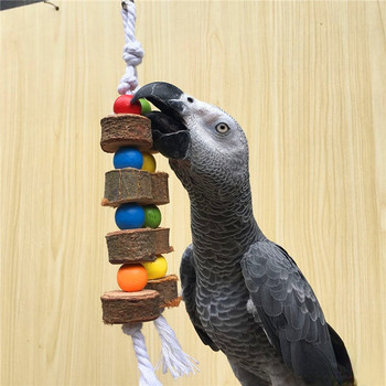 Φυσικά ξύλινα πουλιά παπαγάλος πολύχρωμα παιχνίδια μασώντας μπουκιά κρεμαστές μπάλες κλουβιού δύο σχοινιά Φυσικοί λίθοι που σχίζουν παιχνίδια για πτηνά Macaw