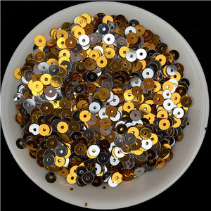 10g (2000gab.) 4 mm centrālais caurums sequins, slaids, plakans, apaļš PVC brīvs fliteris Pailletes DIY šūšana kāzu amatniecība 160 krāsas ir pieejamas