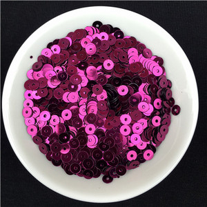 10g (2000gab.) 4 mm centrālais caurums sequins, slaids, plakans, apaļš PVC brīvs fliteris Pailletes DIY šūšana kāzu amatniecība 160 krāsas ir pieejamas