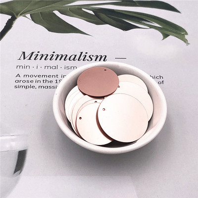 10g/iepakojumā 20mm 25mm 30mm 35mm matēti sequins 1 sānu caurums paletes Šūšanas amatniecība DIY Kāzu apģērba aksesuāri Lentejuelas