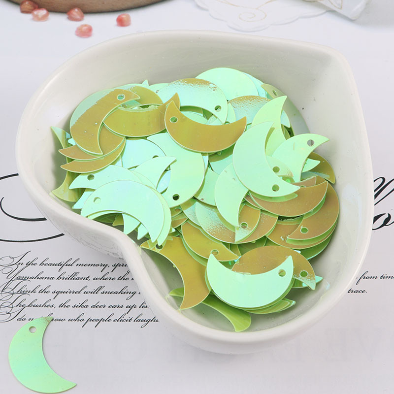 20g/iepakojumā 20mm Mēness zvaigzne veido vaļīgus fliterus amatniecībai DIY Šūšanas fliteru mirdzošas pārslas Pailletes Kāzu dekoru aksesuāri