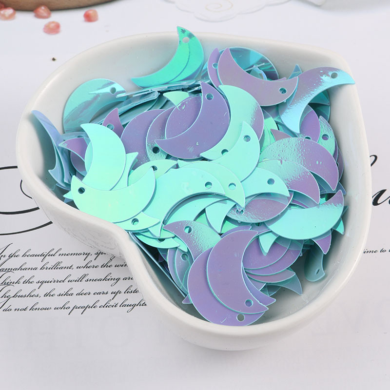 20g/iepakojumā 20mm Mēness zvaigzne veido vaļīgus fliterus amatniecībai DIY Šūšanas fliteru mirdzošas pārslas Pailletes Kāzu dekoru aksesuāri