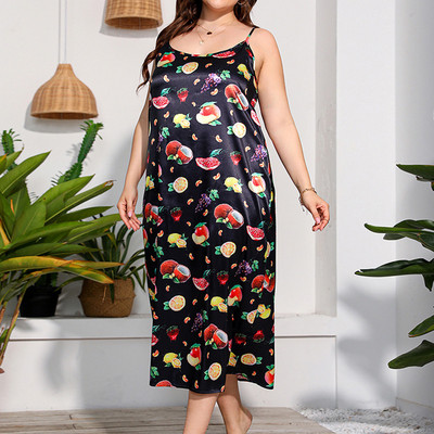 Liela izmēra O veida kakla augļu raksta apdruka bez piedurknēm, melna, daudzpusīga imitācija zīda satīna naktskrekla mājsaimniecības drēbēm slīdoša kleita