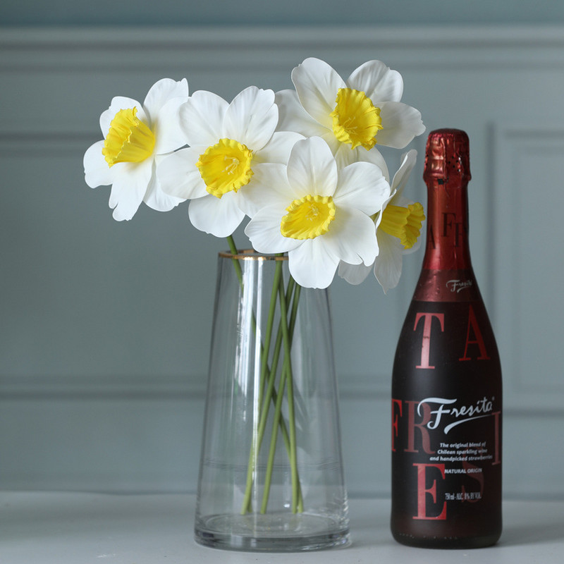 Viena šļūtene Mazas narcises Mājas istaba Mākslīgais narcises zieds Dzīvojamā loga dekors Viltus ziedi Kāzu ainas dekors narcise