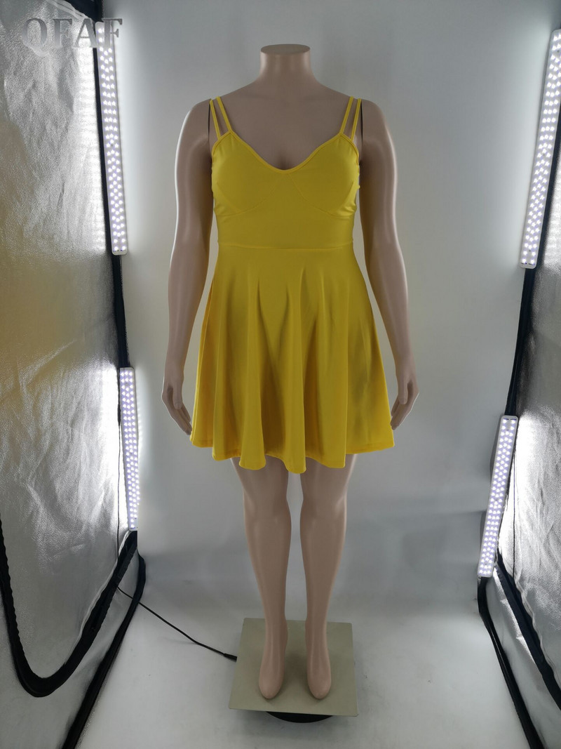 QFAF Liela izmēra brīvdienu sieviešu lielas, pieguļošas, dzeltenas kleitas, 2022. gada vasaras seksīgas ballītes spageti siksniņas ar V-veida kakla izgriezumu.