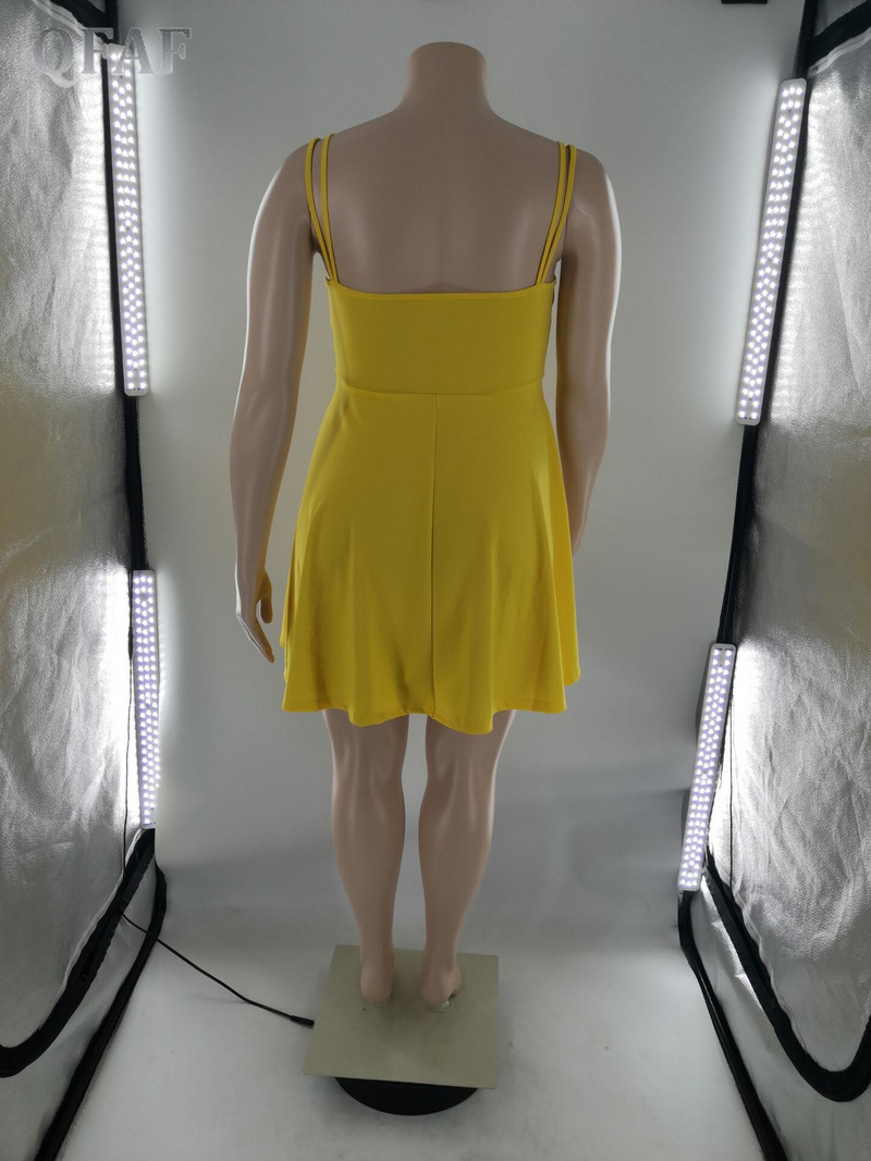 QFAF Liela izmēra brīvdienu sieviešu lielas, pieguļošas, dzeltenas kleitas, 2022. gada vasaras seksīgas ballītes spageti siksniņas ar V-veida kakla izgriezumu.