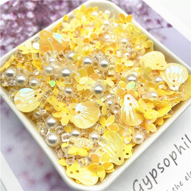 Vairāku izmēru fliteru maisījums, krāsaina pērle, 3-13 mm, sirds gliemežvāku formas vizuļi.