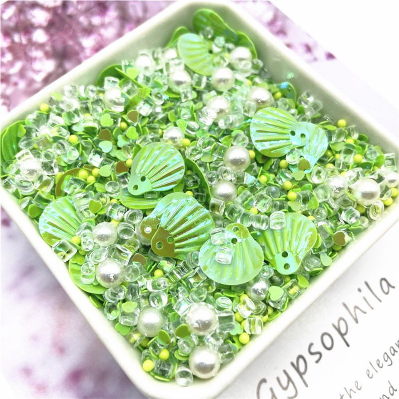 Vairāku izmēru fliteru maisījums, krāsaina pērle, 3-13 mm, sirds gliemežvāku formas vizuļi.