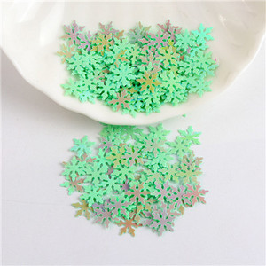 Lieli vizuļi, 10 mm Ziemassvētku sniegpārsliņu paletes balti sniega puķes plakani fliteri, vaļīgi PVC mirdzoši pailleti, amatniecības darbi 10g