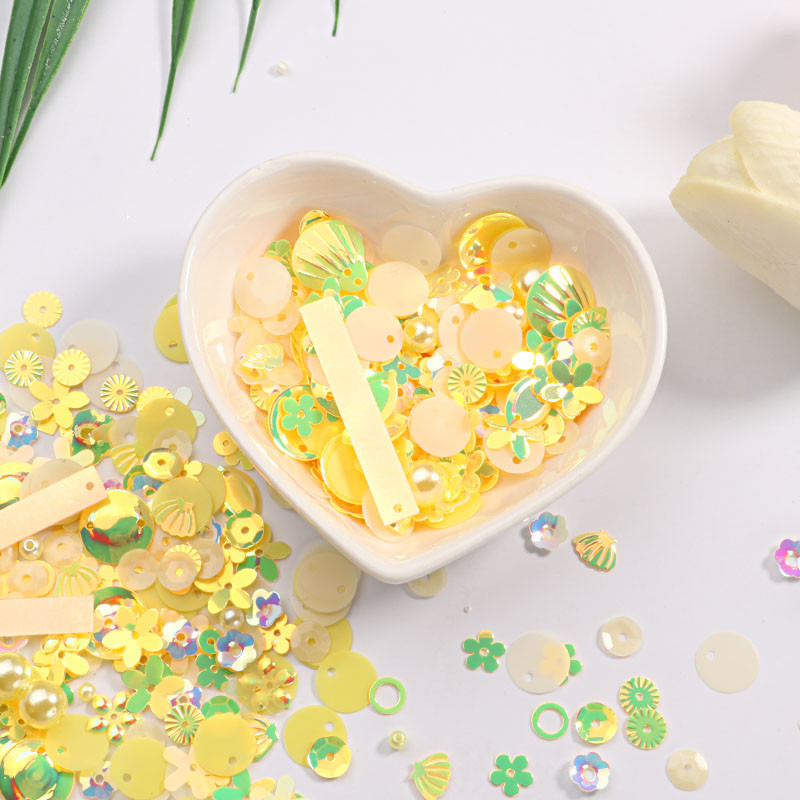 Jauns karsts izpārdošanas 10 g/iepakojums DIY sequin For Craft Mix Zvaigžņu ziedu čaumalu lapu formas sequins Lentejuelas pērles stikla sēklu krelles DIY lietotne