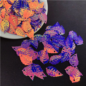 240gab/iepakojumā mirdzošas krāsas 9*16mm lapu forma, vizuļi ar 2 caurumiem un paletes Šūšanas uzlīme uz auduma, apģērba piederumi