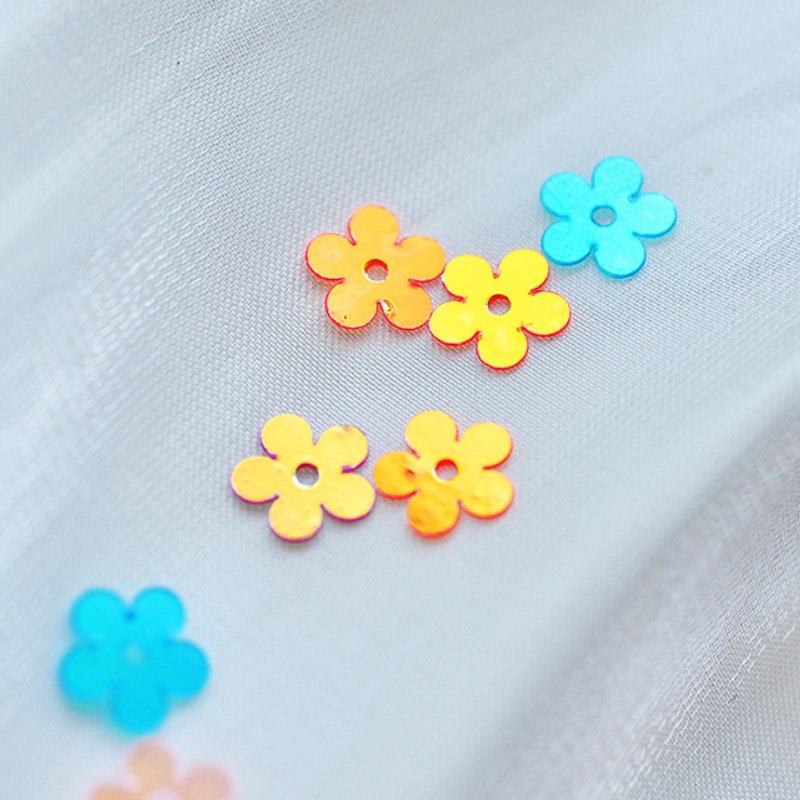 7mm 20g Sequin Plakani plūmju ziedi Sequins Amatniecība Paillette Šūšana Kāzu apģērbi Dekorācijas DIY Rokdarbi Lentejuelas Para Coser