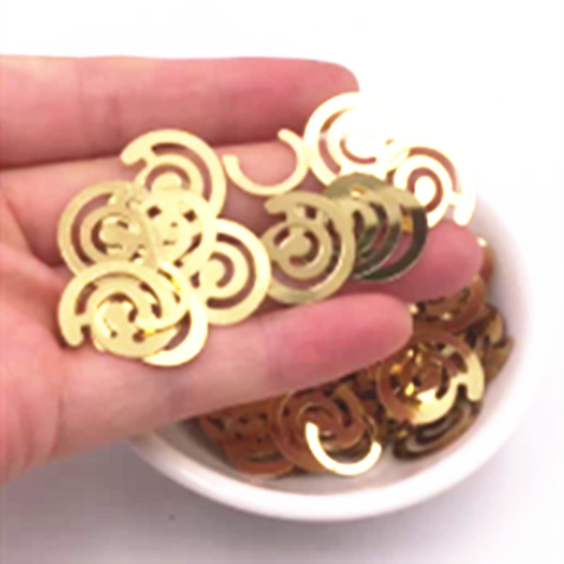 10g/iepakojumā 15mm sequin zelta krāsa gliemeža formas vizuļi PVC paletes Šūšana Kāzu amatniecība DIY apģērbs Lentejuelas aksesuāri