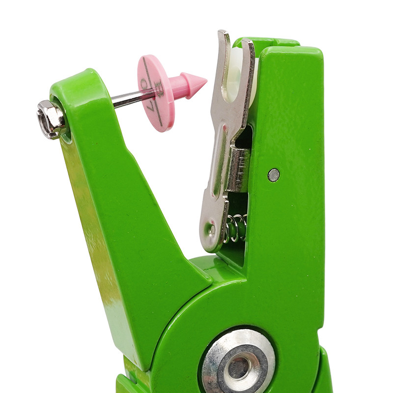 100 gab. Truša ausu zīmogs ar uzrakstu “Word Ear” ar lāzera ierakstīšanu vara galvas auskari ar 001–100 vārdu lauksaimniecības dzīvnieku identifikācijas karti