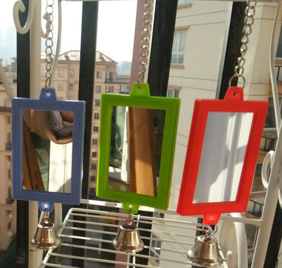 AHUAPET Αστείος Μίνι Πουλί Πολύχρωμος Καθρέφτης με Κουδούνια Παιχνίδια Πουλί Προμήθειες Παπαγάλος Καθρέφτης Μασώμενος Κρεμαστός Ρυμούλκησης Σχήματα Ζώων Ζώων Ε