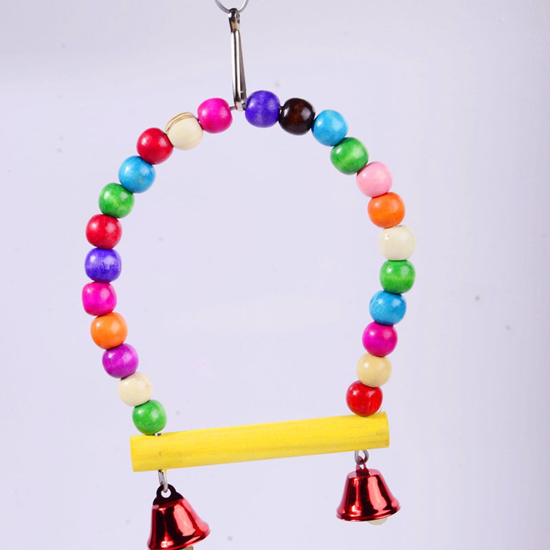 Putnu rotaļlietu statīvs šūpoles Mazs papagaiļa piekārts šūpuļtīkls, kas izgatavots no koka zvaniņiem un krāsainām krellēm Dārza piederumi