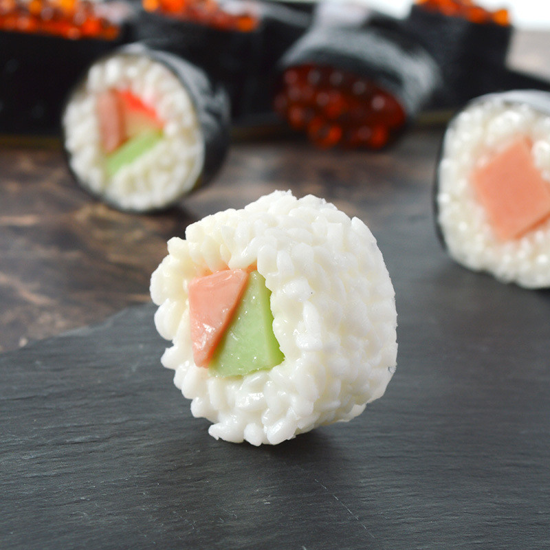 Simulare de mâncare falsă de alge marine japoneze Alge marine Sushi Triunghi Minge de orez Model alimentar Bucătărie japoneză Decorare Recuzită pentru fotografiere