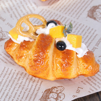 1 db mesterséges croissant desszert hamis étel dekoráció fényképezés profi ételszimuláció torta modell teásasztal dekoráció FCYY-026