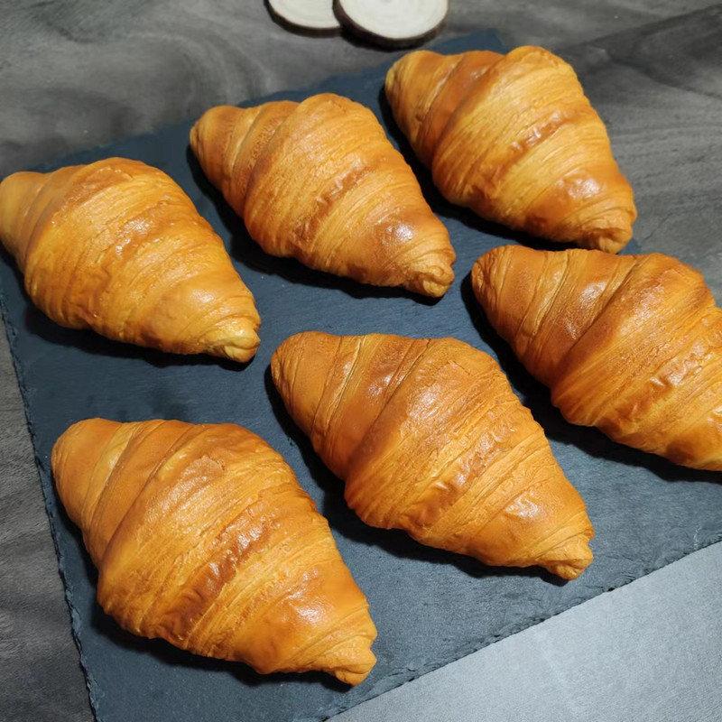 Simulare de pâine artificială Model alimentar Croissant fals Decor pentru casă Magazin de prăjituri Afișare vitrine Fotografie Recuzită Decor de masă Amuzant