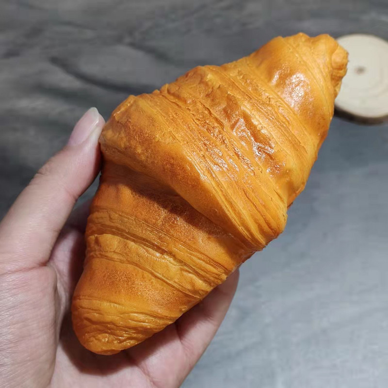 Simulare de pâine artificială Model alimentar Croissant fals Decor pentru casă Magazin de prăjituri Afișare vitrine Fotografie Recuzită Decor de masă Amuzant