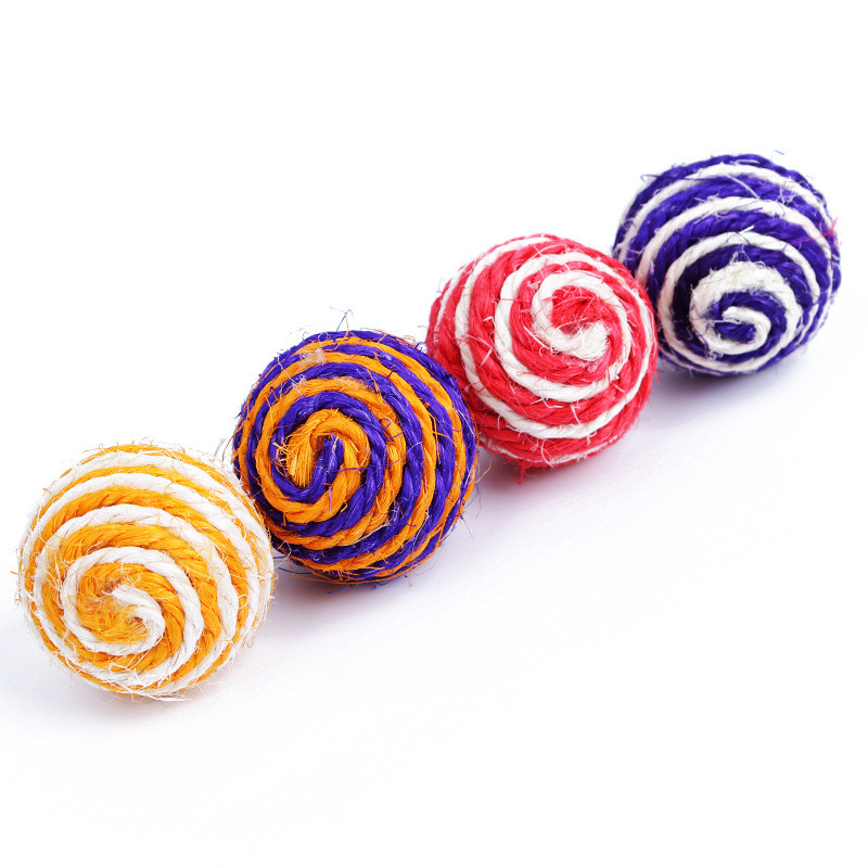 Véletlenszerű színes macskajáték rágójáték szalma macska kisállat kötélfonat labdák kötekedő labda macskák termékek házi kedvenceknek