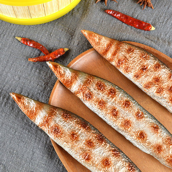 Симулационен модел на Saury Изкуствена риба Фалшиви орнаменти за барбекю Saury Морски дарове Прозорец Ястия Декорации Реквизит за храна