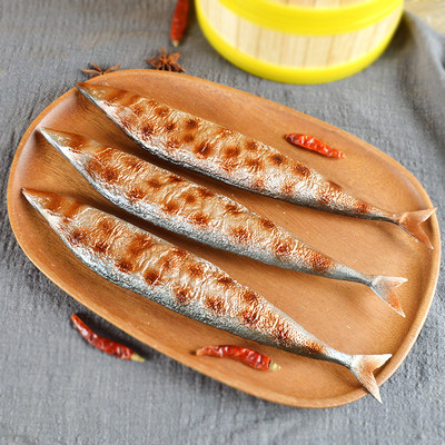 Simulare Saury Model Pește Artificial Ornamente pentru grătar fals Saury Fructe de mare Farfuri pentru fereastră Decorații Recuzită alimentară