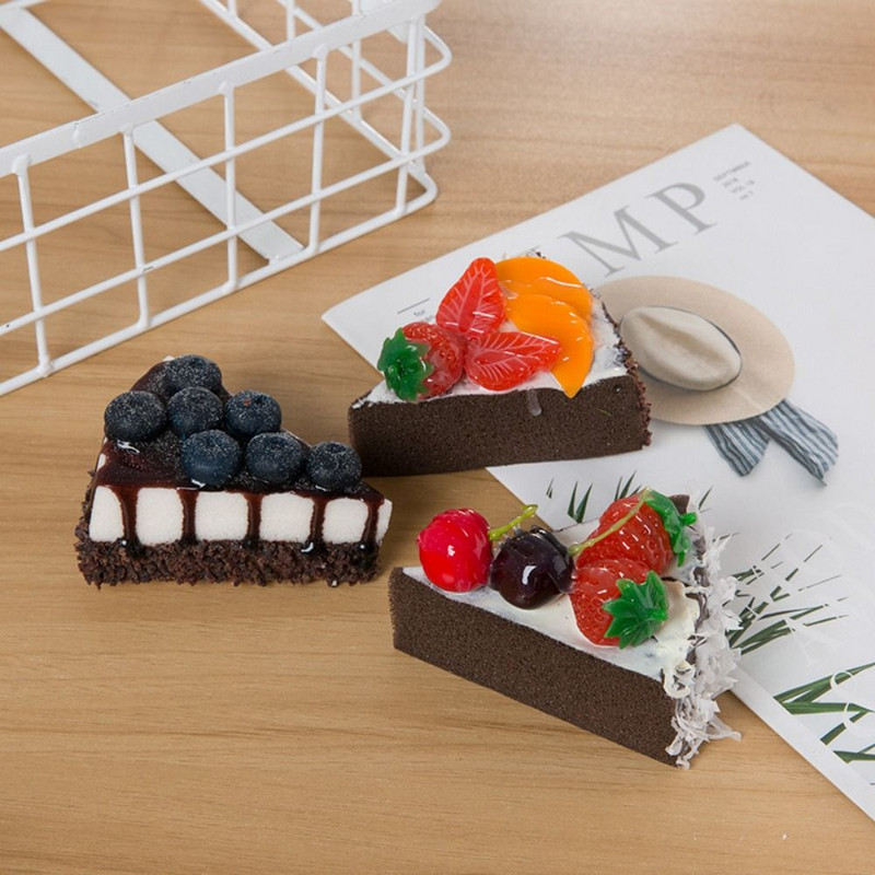 Elhelyezhető Szimulációs torta Háromszög alakú torta PU anyagú torta modell hamis kettős célú hűtőmatrica bevásárlóközpontok