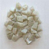 Szimulált fehér szív Pitaya szelet Piros szívblokk Gyümölcs kockára vágva Hamis élelmiszer-alkatrészek