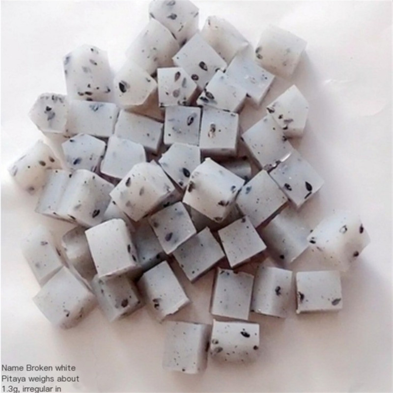 Szimulált fehér szív Pitaya szelet Piros szívblokk Gyümölcs kockára vágva Hamis élelmiszer-alkatrészek