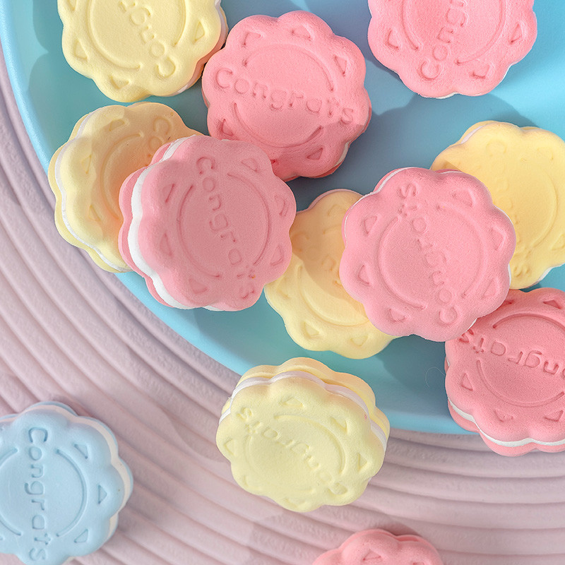 2db Szimulációs keksz karácsonyi süti modell szimulációs krém desszert karácsonyi ablak desszert asztal dekoratív díszek