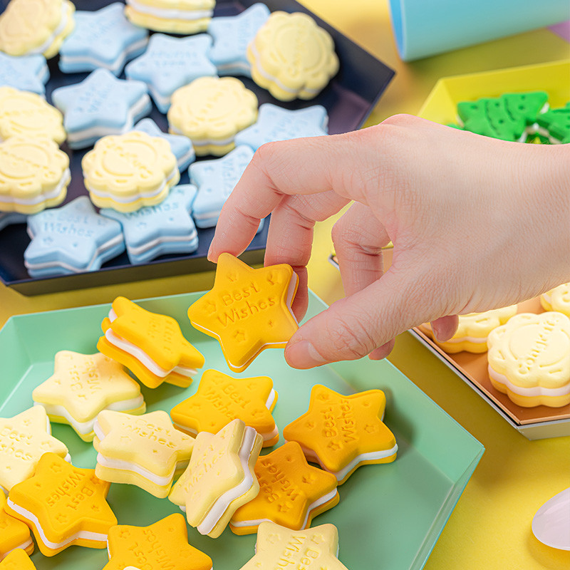 2db Szimulációs keksz karácsonyi süti modell szimulációs krém desszert karácsonyi ablak desszert asztal dekoratív díszek